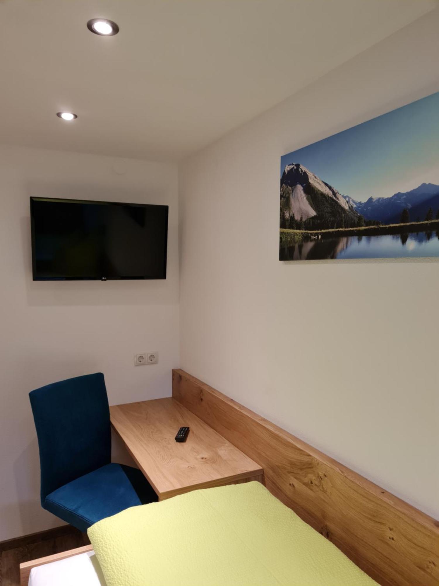 Ferienwohnung Alpenheim 图克斯 客房 照片