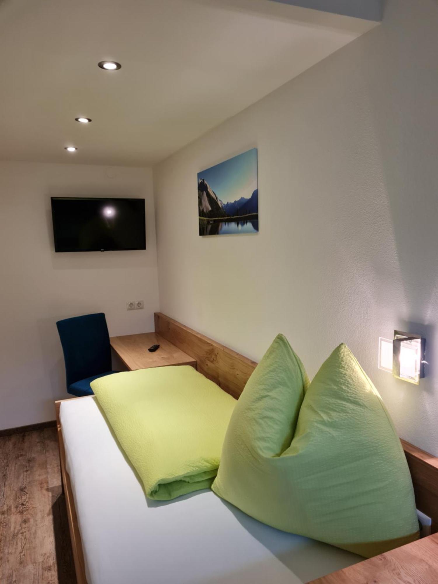 Ferienwohnung Alpenheim 图克斯 客房 照片